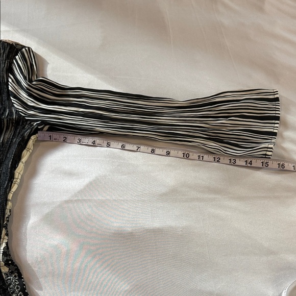 Tan Jay Blouse Striped Lace Pleats Long Bell Sleeves Black Tan Women’s Size 8 - Picture 5 of 11